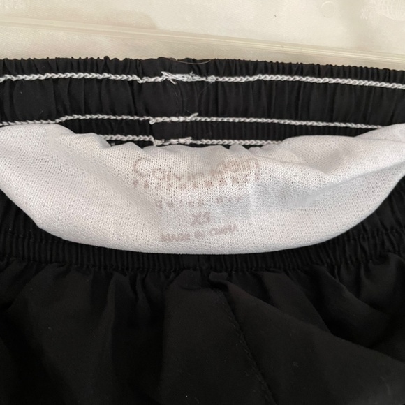 Calvin Klein XS athletic shorts - Picture 3 of 3